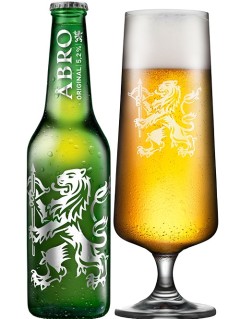 schwedisches Bier Abro Original in der 33 cl Bierflasche mit vollem Bierglas