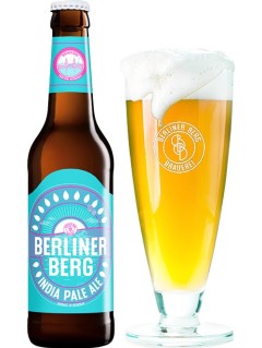 deutsches Bier Berliner Berg Its been a while IPA in der 33 cl Bierflasche mit vollem Bierglas