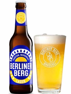 deutsches Bier Berliner Berg Lager in der 0,33 l Bierflasche mit vollem Bierglas