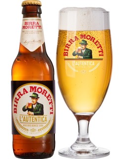 italienisches Bier Birra Moretti L'Autentica in der 0,33 l Bierflasche mit vollem Bierglas