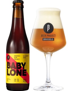 belgisches Bier Brussels Beer Project Babylone in der 33 cl Bierflasche mit vollem Bierglas