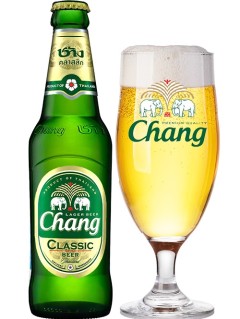 thailändisches Bier Chang Classic Beer in der 0,33 l Bierflasche mit vollem Bierglas