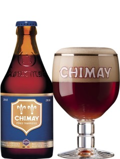 belgisches Bier Chimay Bleue in der 33 cl Bierflasche mit vollem Bierglas