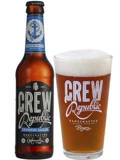 deutsches Craft Beer Crew Republic Dunken Sailor in der 0,33 l Bierflasche mit vollem Bierglas