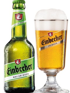 deutsches Bier Einbecker Mai-Ur-Bock in der 0,33 l Bierflasche mit vollem Bierglas