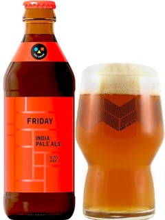deutsches Bier And Union Friday in der 0,5 l Bierflasche mit vollem Bierglas