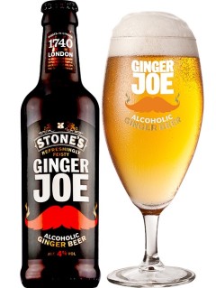 englisches Bier Ginger Joe in der 33 cl Bierflasche mit vollem Bierglas