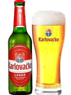 kroatisches Bier Karlovacko in der 0,33 l Bierflasche mit vollem Bierglas