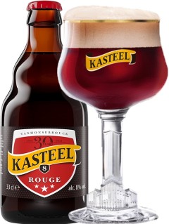 belgisches Bier Kasteel Rouge in der 0,33 l Bierflasche mit gefülltem Bierglas