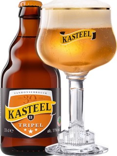 belgisches Bier Kasteel Tripel in der 0,33 l Bierflasche mit vollem Bierglas