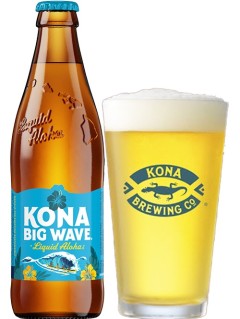 hawaiianisches Bier Kona Big Wave Golden Ale in der 0,35 l Bierflasche mit vollem Bierglas