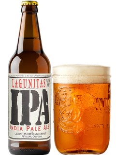 Bier aus den USA Lagunitas IPA in der 0,355 l Bierflasche mit vollem Bierglas