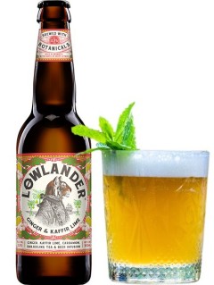niederländisches Bier Lowlander Ginger & Kaffir Lime in der 33 cl Bierflasche mit vollem Bierglas