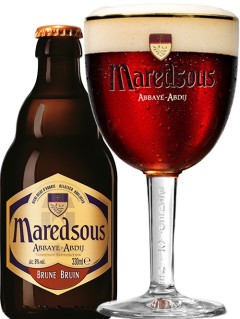belgisches Bier Maredsous Brune 8 in der 0,33 l Bierflasche mit vollem Bierglas