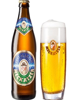 deutsches Bier Meckatzer Fest-Maerzen in der 0,5 l Bierflasche mit vollem Bierglas