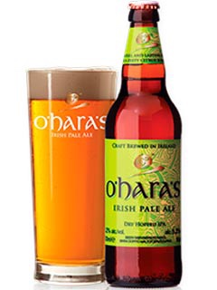 irisches Bier O'Haras Irish Pale Ale in der 33cl Bierflasche mit gefülltem Bierglas