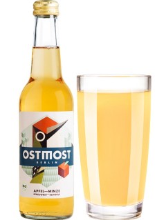 deutsche Obstschorle Ostmost Bio Apfel Minze Streuobst Schorle 33 cl Flasche mit vollem Saftglas