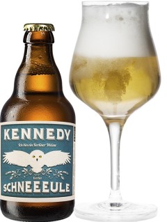 deutsches Bier Schneeeule Kennedy in der 33 cl Bierflasche mit gefülltem Bierglas