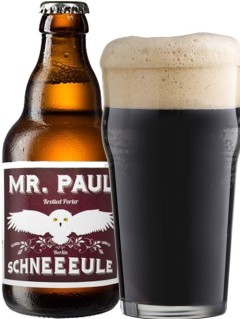 deutsches Bier Schneeeule Mr Paul in der 33 cl Bierflasche mit vollem Bierglas