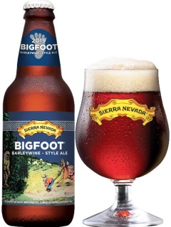 amerikanisches Bier Sierra Nevada Bigfoot in der 35 cl Bierflasche mit vollem Bierglas