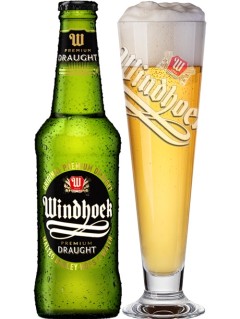afrikanisches Bier Windhoek Draught in der 0,33 l Bierflasche mit vollem Bierglas